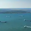 Россия крепко села на мель: Коллапс на канале Волга-Каспий — только начало конца (На фото: суда выстроились в очередь для прохождения Волго-Донского канала. (Фото: Serguei Fomine/Glo…) На фото: суда выстро…