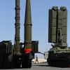 СМИ ФРГ: Почему российские С-400 покупает 'весь мир' (Зенитно-ракетный комплекс С-400 Триумф на выставочной площадке на полигоне Кадамовский. Архивное фото) Зенитно-ракетный ком…
