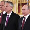 Вашингтон отправил в Москву 'трубку мира' (На фото: министр иностранных дел РФ Сергей Лавров, чрезвычайный и полномочный посол США в РФ Джон Ха…) На фото: министр ино…