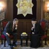 Зачем посланцы Константинополя привезли в Киев пособие по расизму (Президент Украины Петр Порошенко во время встречи с Патриархом Варфоломеем I. Архивное фото) Президент Украины Пе…