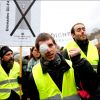 С 'желтых жилетов' сорвали маски