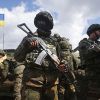 Украинская армия в Донбассе вне закона, считает Генпрокуратура Украины (Украинские военные на линии разграничения в Донбассе | CC BY 2.0 / Ministry of Defense of Ukraine / …) Украинские военные н…