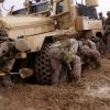 Америке удастся выбраться из афганского болота только с помощью России (Американские морские пехотинцы откапывают застрявший броневик, Афганистан | © flickr.com, DVIDSHUB) Американские морские…