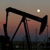 Кто задушит 'нефтяное чудо Америки': есть куда более мощная сила (Нефтяные вышки в Маккитрике, штат Калифорния | © AP Photo / Gary Kazanjian) Нефтяные вышки в Мак…